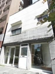 �����s�L����G�i���J�R���ڂ̓X�܁i�����S���j�̌����O��