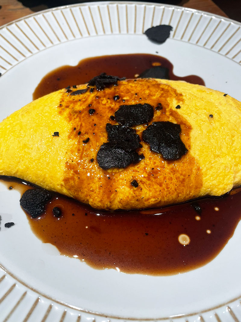 EDW ESPRESSODWORKS 焼き立てパン 人気店 ランチ ワンハンドレッド トリュフオムレツ