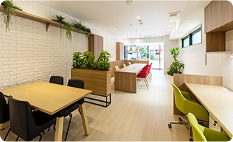 �p�L���n�E�X �X�ܓ���